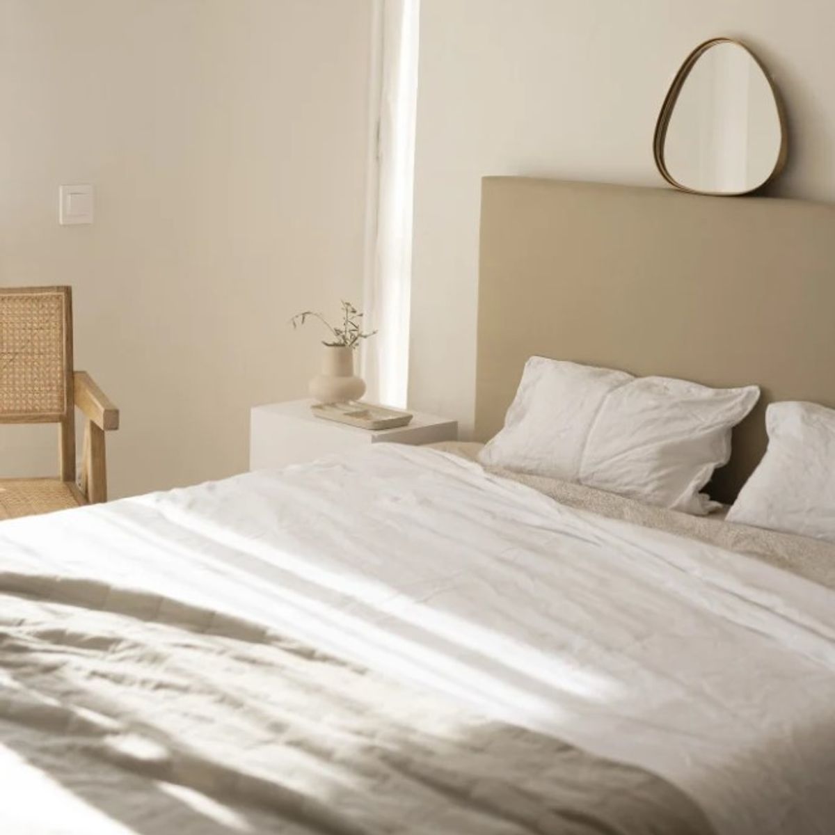 VENTITAS HOME - Cabecera Queen de Cuero Color Arena Eleonor Ventitas Home