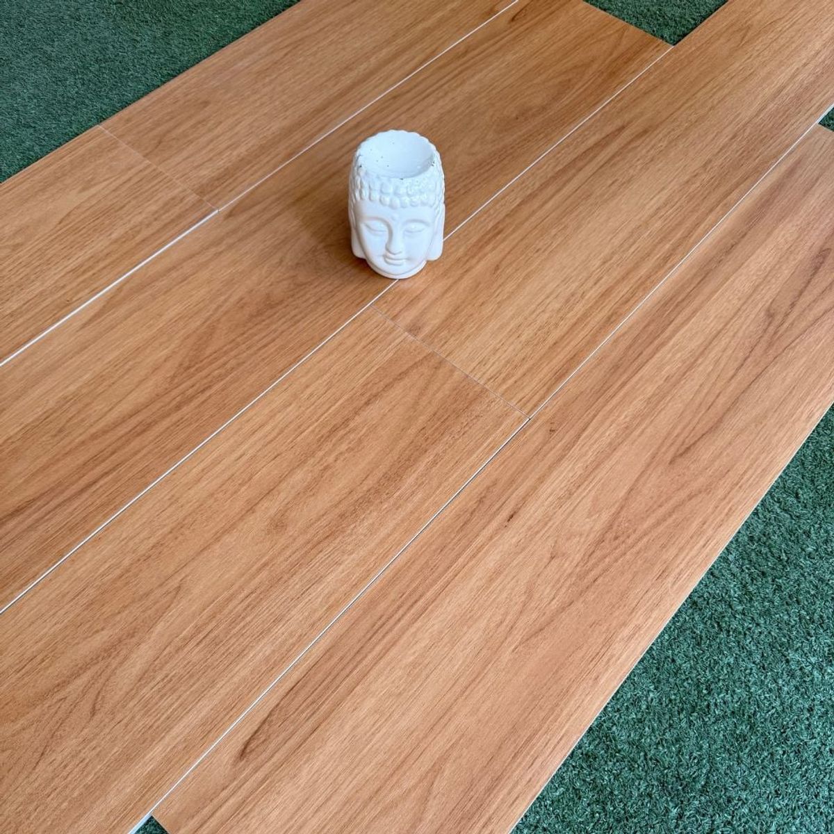 EJESA CREA TU ESPACIO IDEAL - Cedro Claro 20×100 cm – Tablón porcelanato 1.20 m2