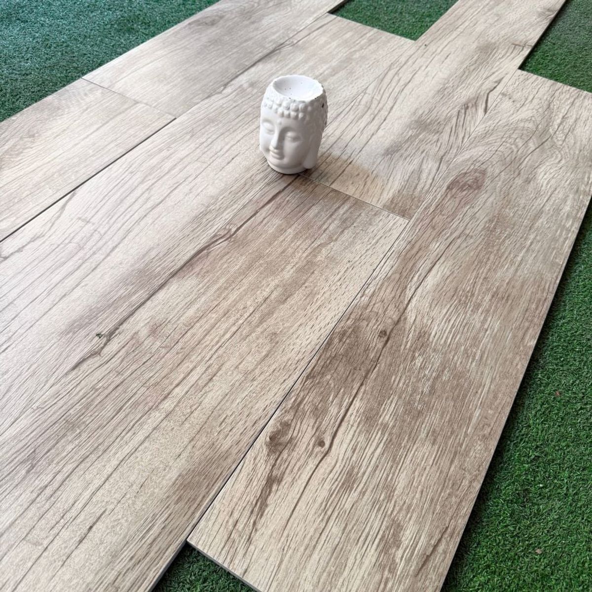 EJESA CREA TU ESPACIO IDEAL - Arena 20×100 cm – Tablón porcelanato 1.20 m2