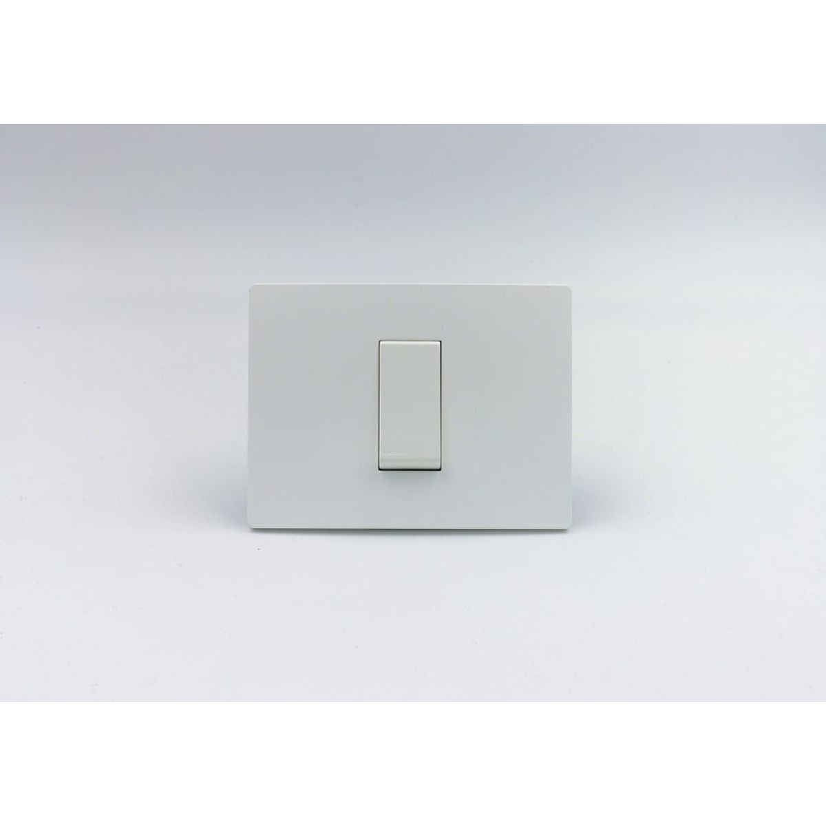 SINTHESI - CONMUTADOR DE 3 VIAS SIMPLE S33 PLACA BLANCA MATE Y DADO S22 BLANCO