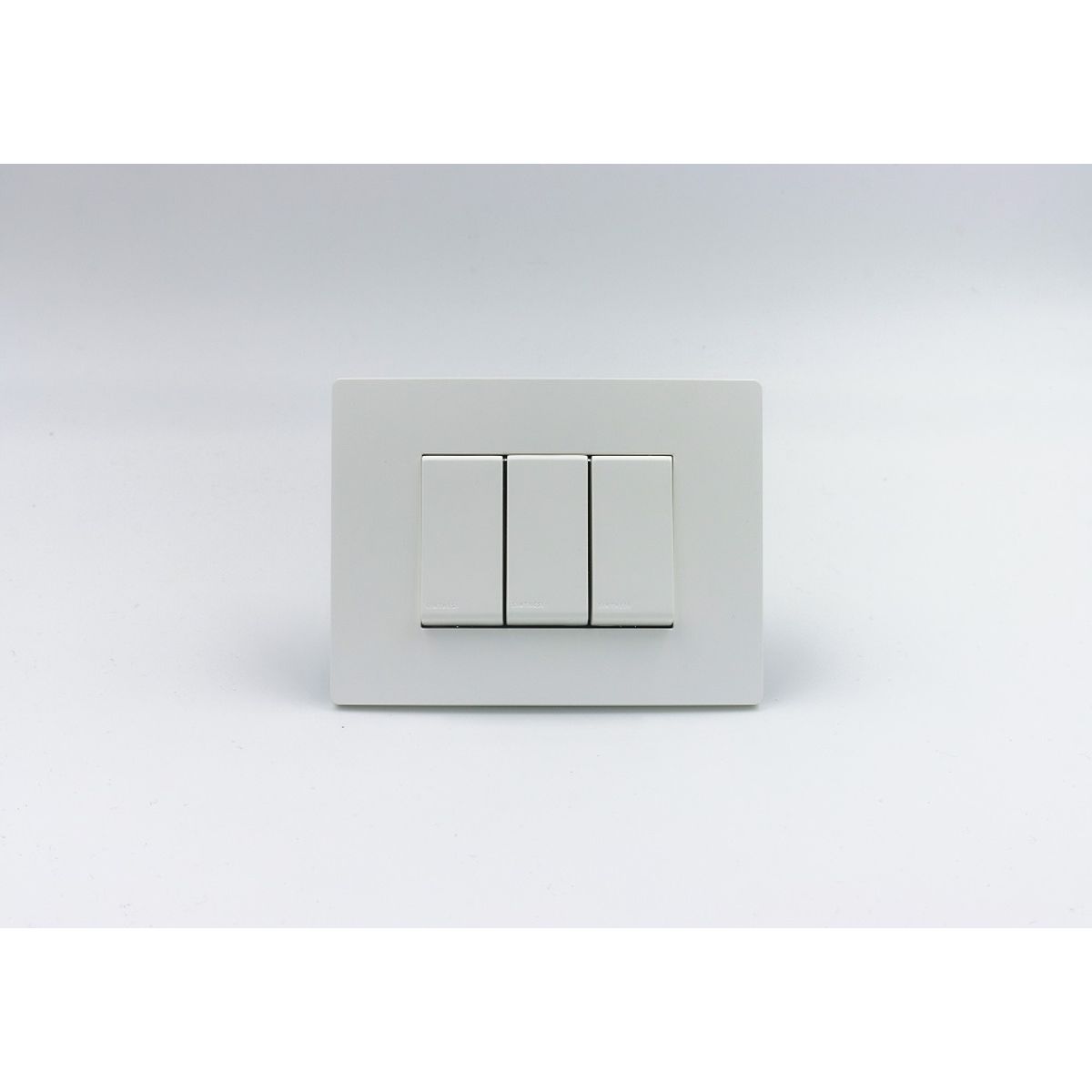 SINTHESI - INTERRUPTOR TRIPLE 2 SIMPLE Y 1 CONMUTADR 3 VIA S33 PLACA BLANCA MATE