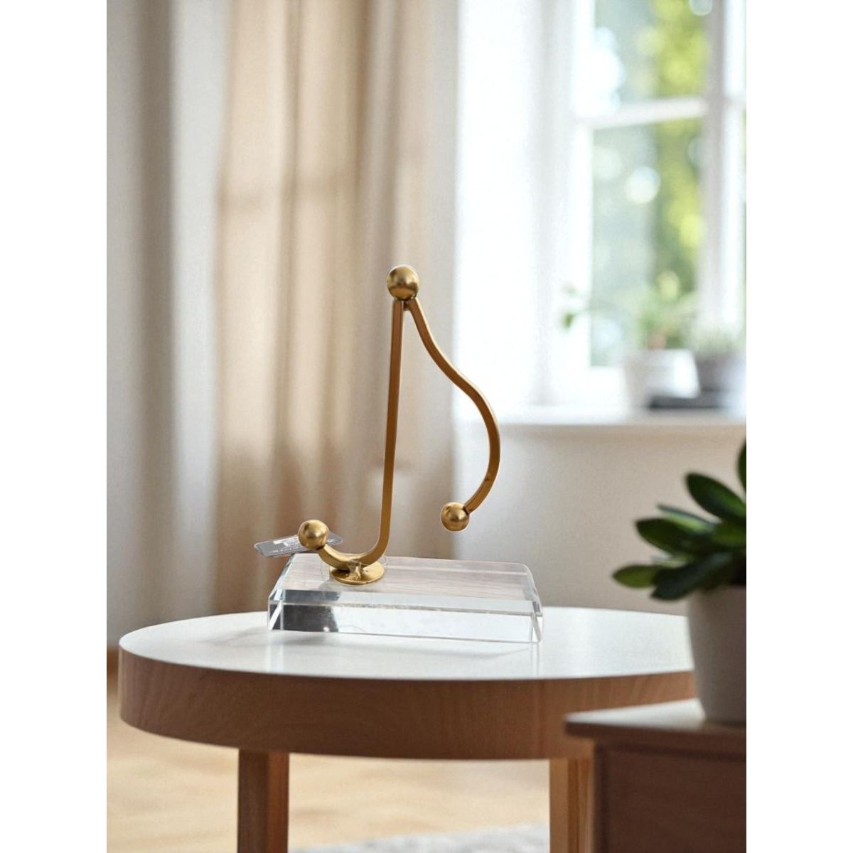 CONCEPTS LIFE - Adorno de Escritorio Melodia Dorada  12x04x16 cm