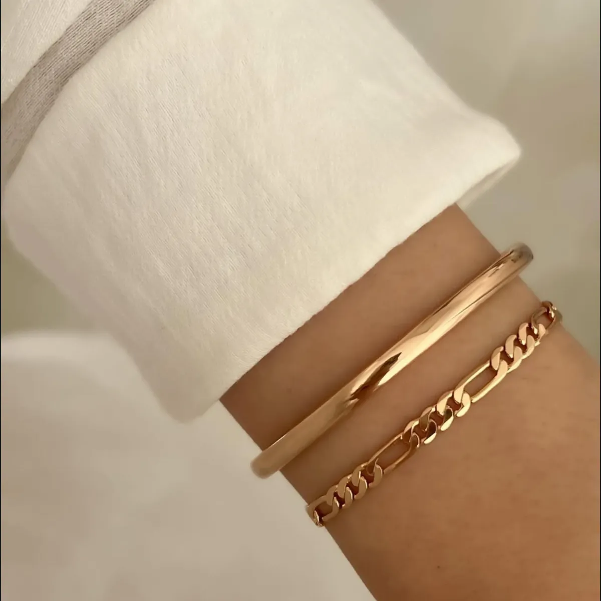 GENERICO - Puñera y pulsera en oro rosa - Bañado en oro 18 k - Naif Jewelry