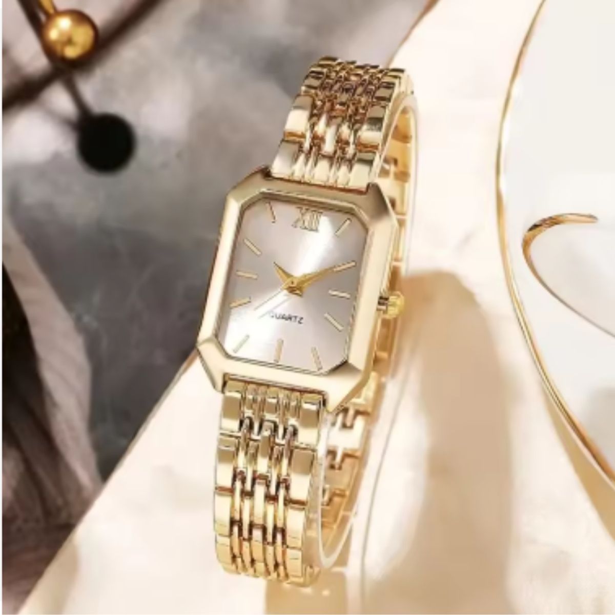 GENERICO - Reloj para Mujer Clásico Dorado  Estilo y Elegancia Atemporal
