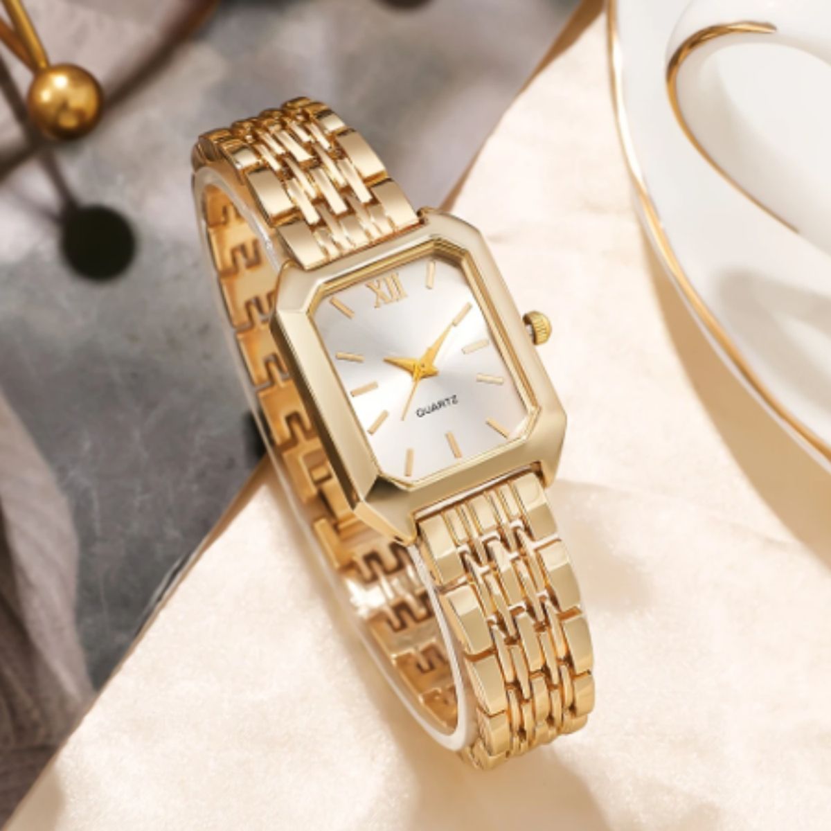 GENERICO - Reloj para Mujer Clásico Dorado  Estilo y Elegancia Atemporal