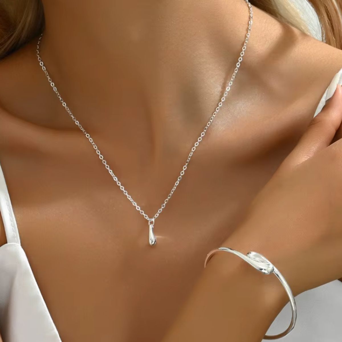 GENERICO - set Conjunto de joyería de lágrima cuatro piezas color plateado