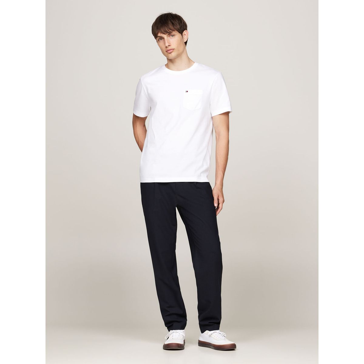 TOMMY HILFIGER - CAMISETA ESSENTIAL SOLID POCKET TEE