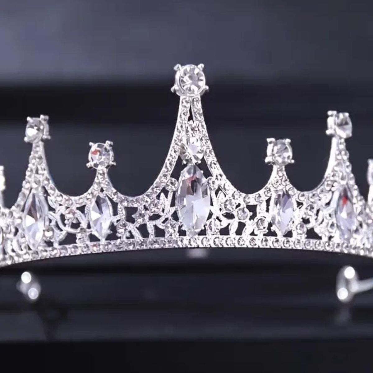 GENERICO - Tiara Corona Clásica para Cumpleaños Graduaciones Plateado