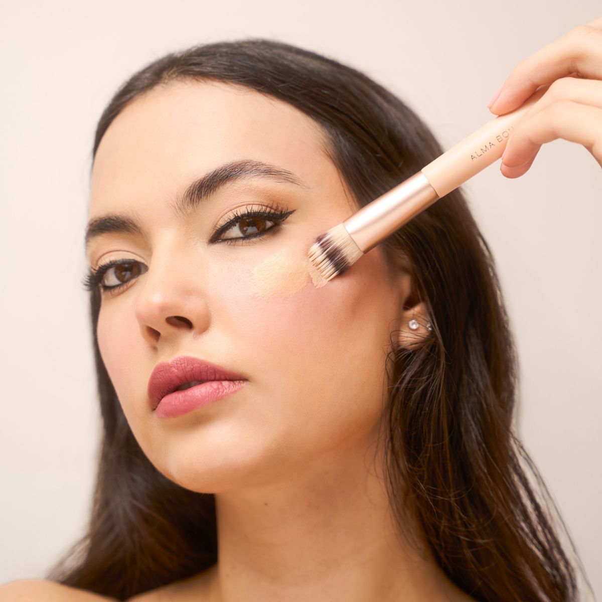 ALMA BONITA - Set de 2 Brochas Profesionales para Base y Corrector