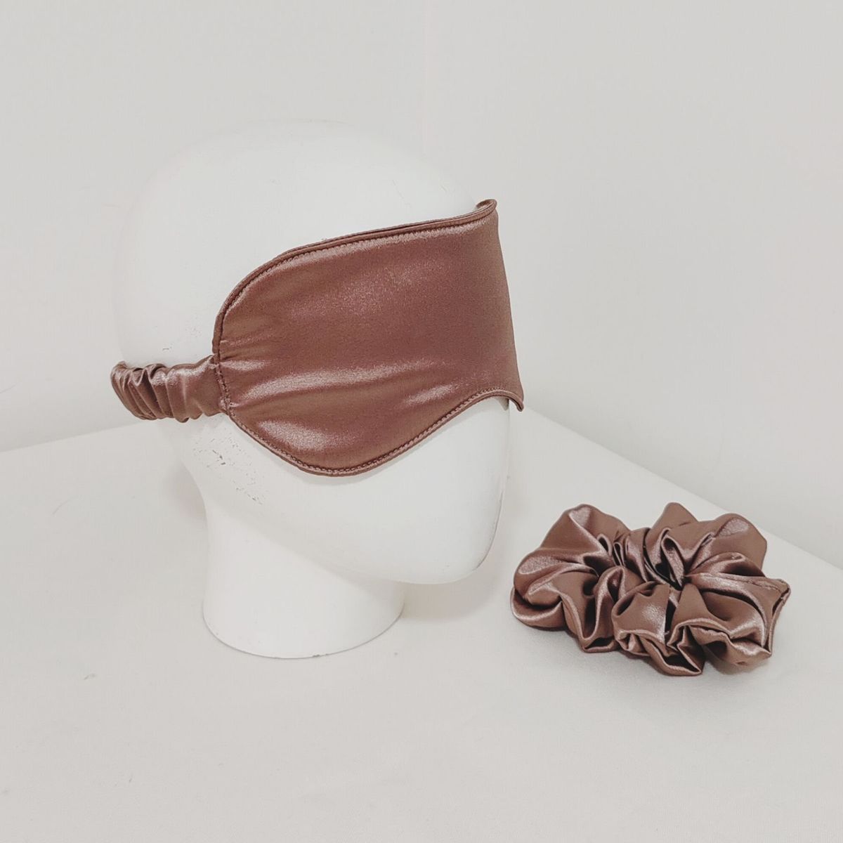 GENERICO - Pack Antifaz para dormir + Scrunchie en Satín - TOPO