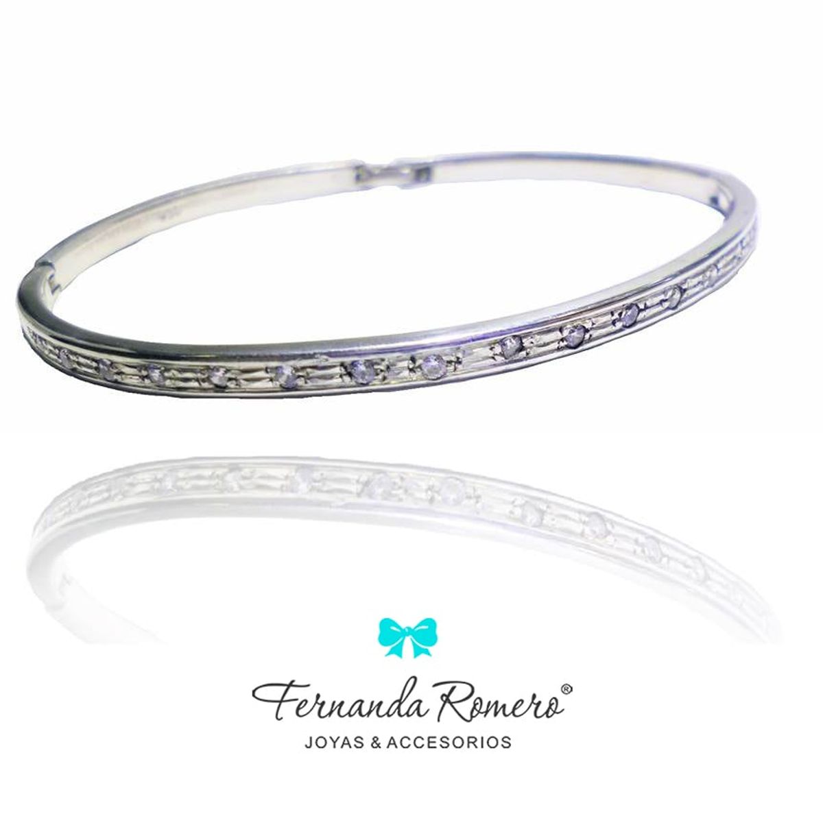 FERNANDA ROMERO JOYAS Y ACCESORIOS - Pulsera Bangle de Plata 950 y Cristales Blanco engastados
