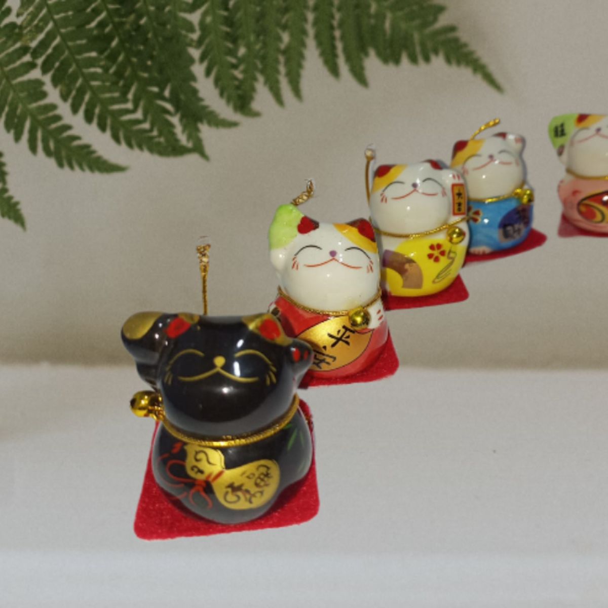 GENERICO - 5 ADORNOS DE GATO CHINO DECORATIVOS DIFERENTES DESEOS RIQUEZA Y FORTUNA