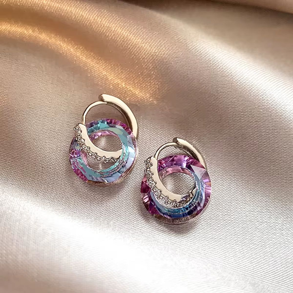 GENERICO - Aretes Colgantes Aro y Cristal Fantasía  Joyería