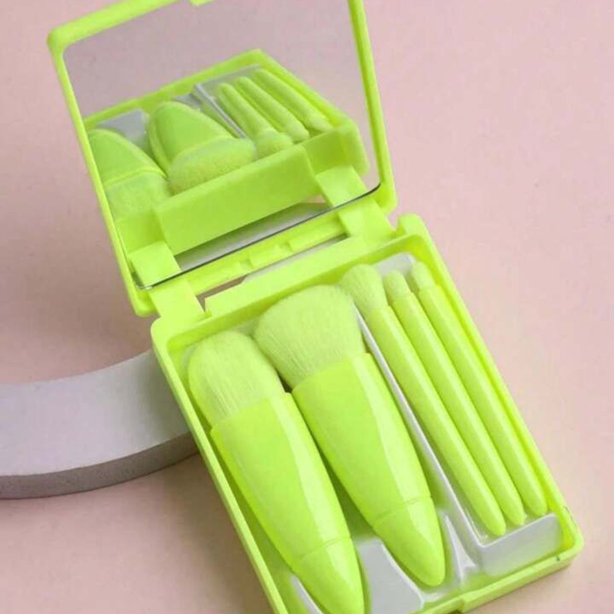 GENERICO - Set x 5 Mini Brochas con Estuche y Espejo para Cartera - Verde Neon