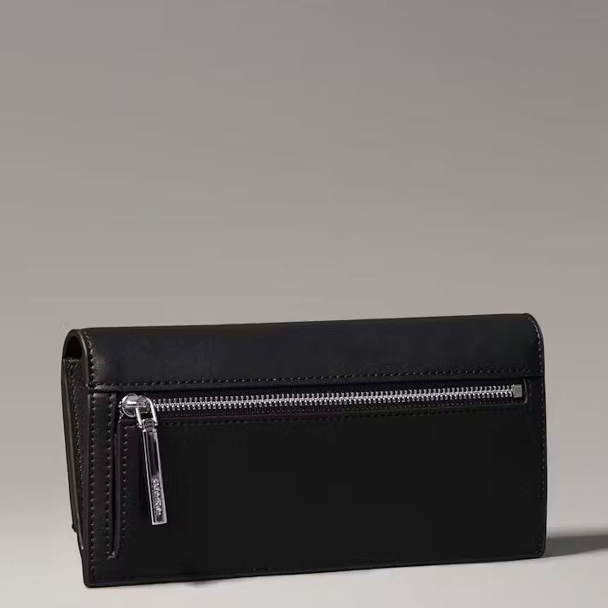 CALVIN KLEIN - BILLETERA CK LINEAR LARGE TRIFOLD SLIM
