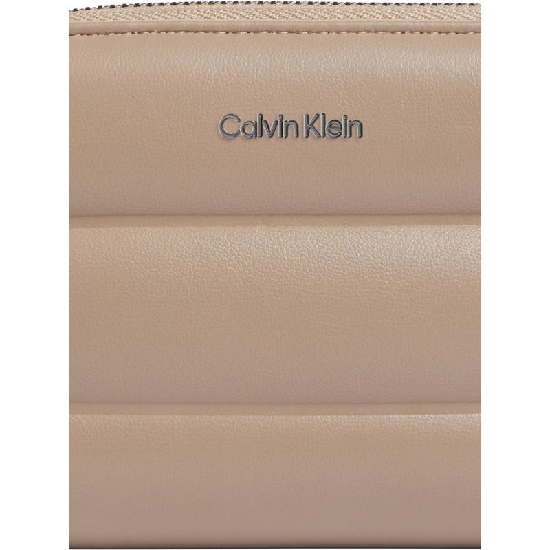 CALVIN KLEIN - BILLETERA LINE QUILT MEDIUM ZIP AROUND