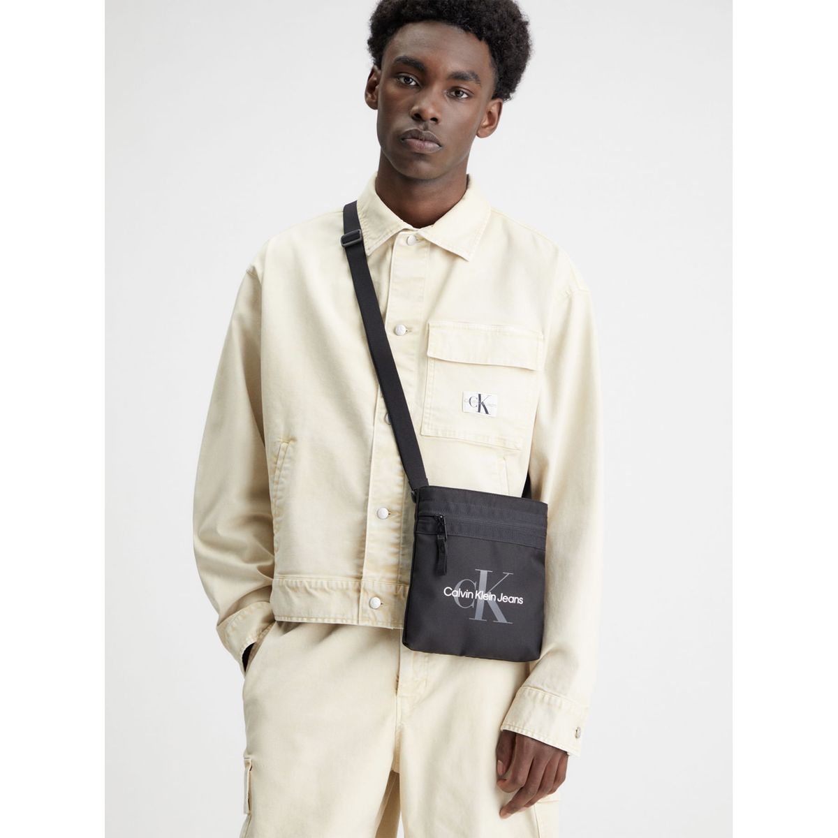 CALVIN KLEIN - MALETIN SPORT ESSENTIALS FLATPACK18 M