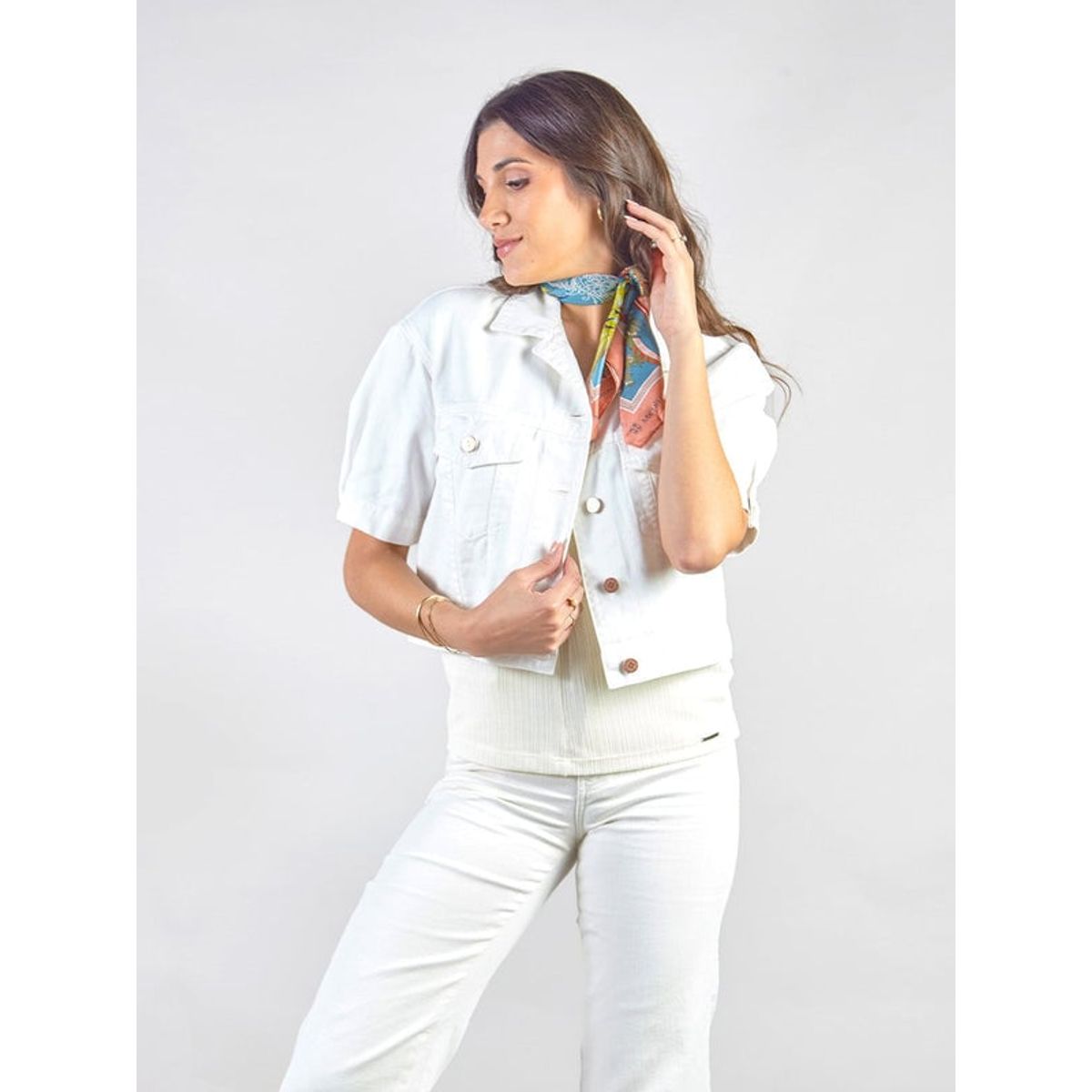 MICHELLE BELAU - ALEXA - CASACA DENIM CORTA