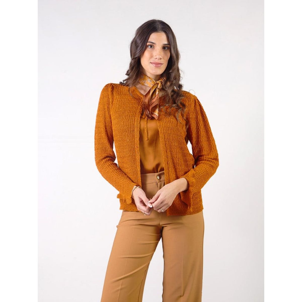 MICHELLE BELAU - AMELIA - CHOMPA TEJIDA