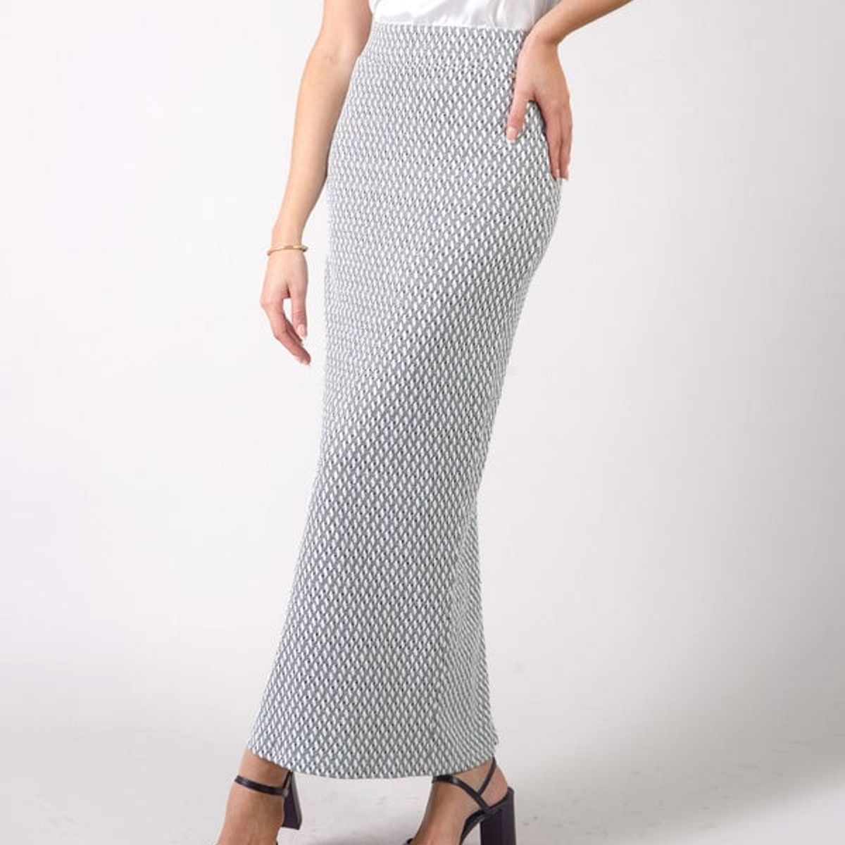 MICHELLE BELAU - LILIANA - FALDA LARGA