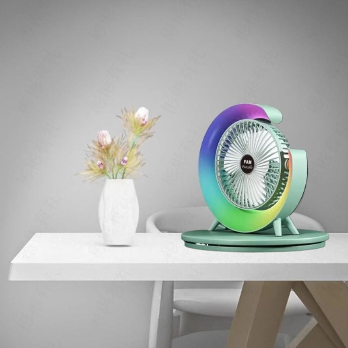 GENERICO - VENTILADOR ESCRITORIO OFICINA SALA RGB LUCES MULTICOLORES A CORRIENTE