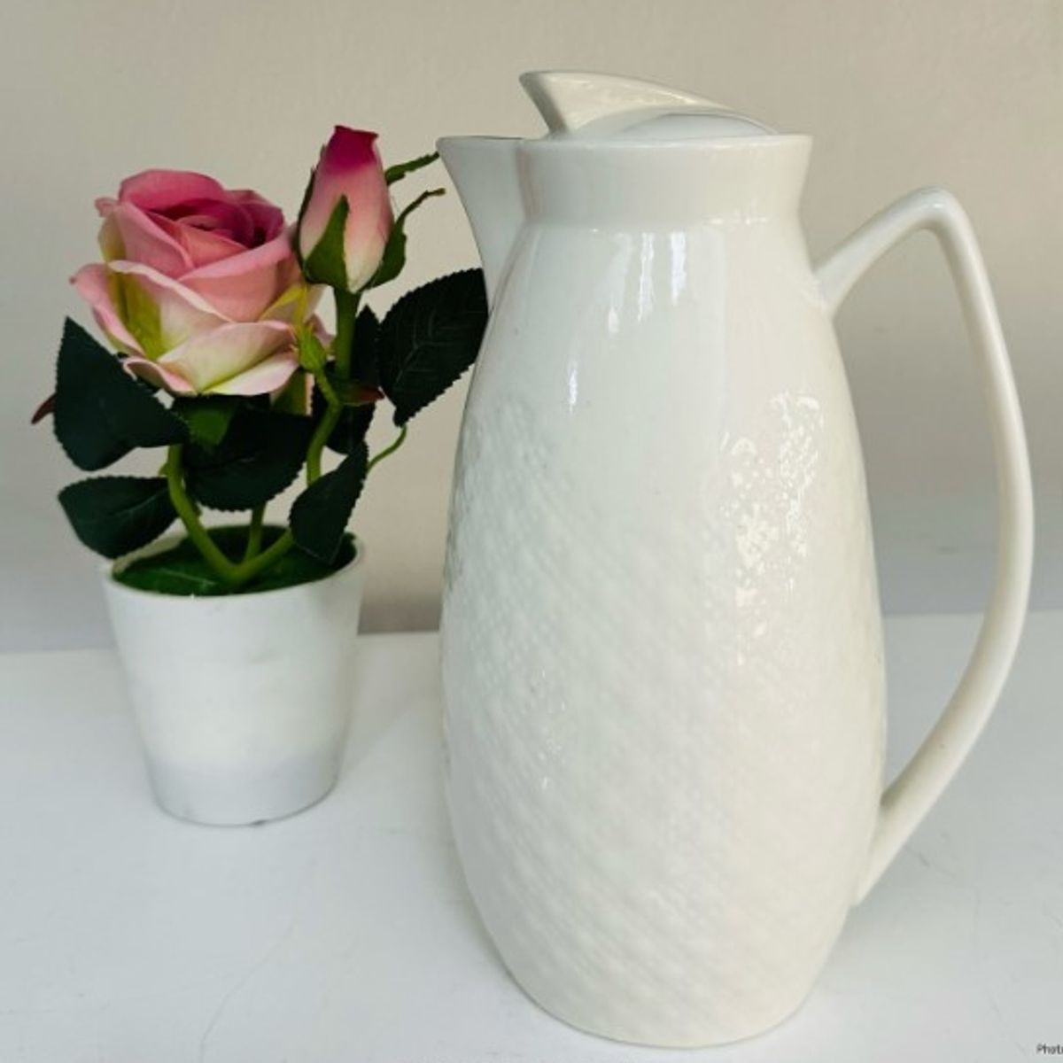 GENERICO - Jarra de Té en Ceramica Blanca Ladrada