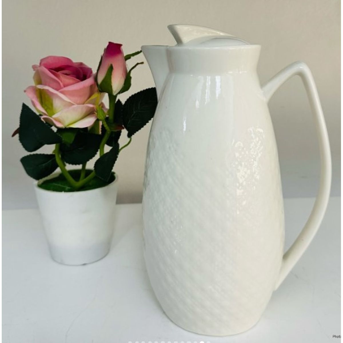 GENERICO - Jarra de Té en Ceramica Blanca Ladrada