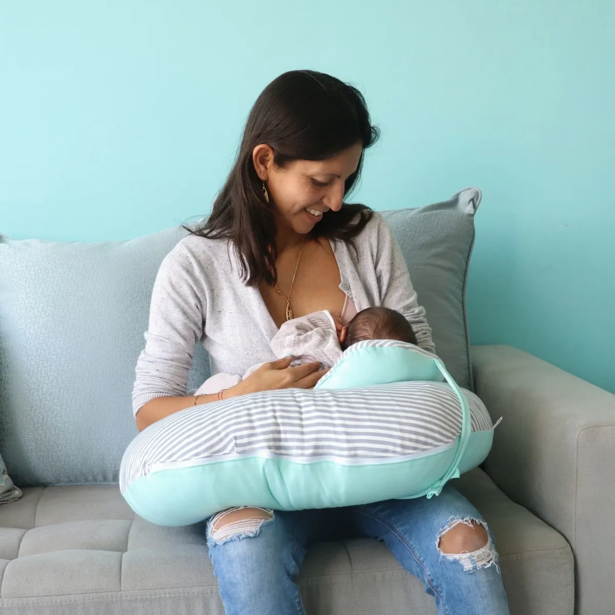 ACOLCHONADITOS - COJIN DE LACTANCIA ACOLCHONADITOS - VERDE AGUA RAYAS PLOMAS