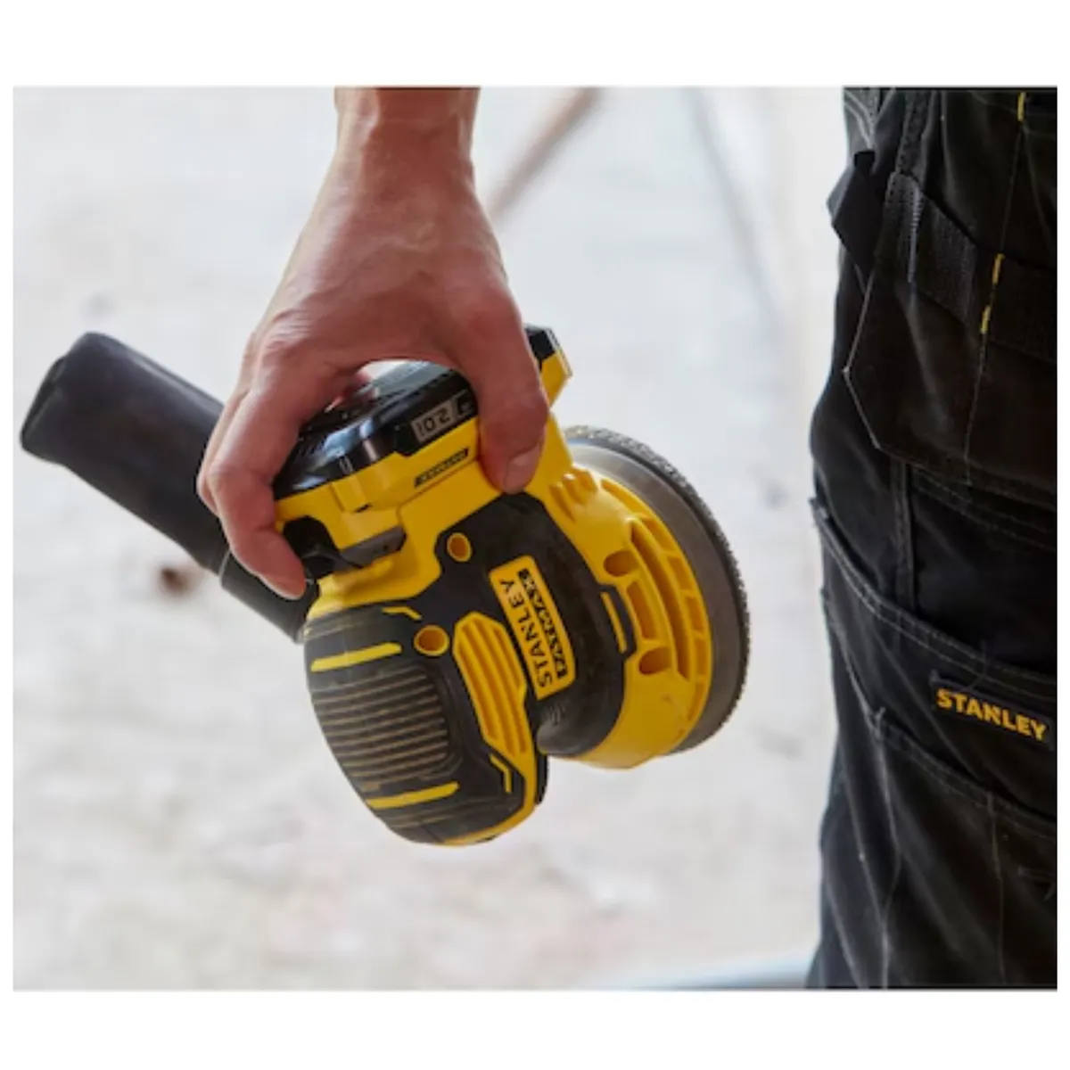 STANLEY - Lijadora roto orbital inalámbrica 20V batería 2Ah SCS220D1S-B2 STANLEY