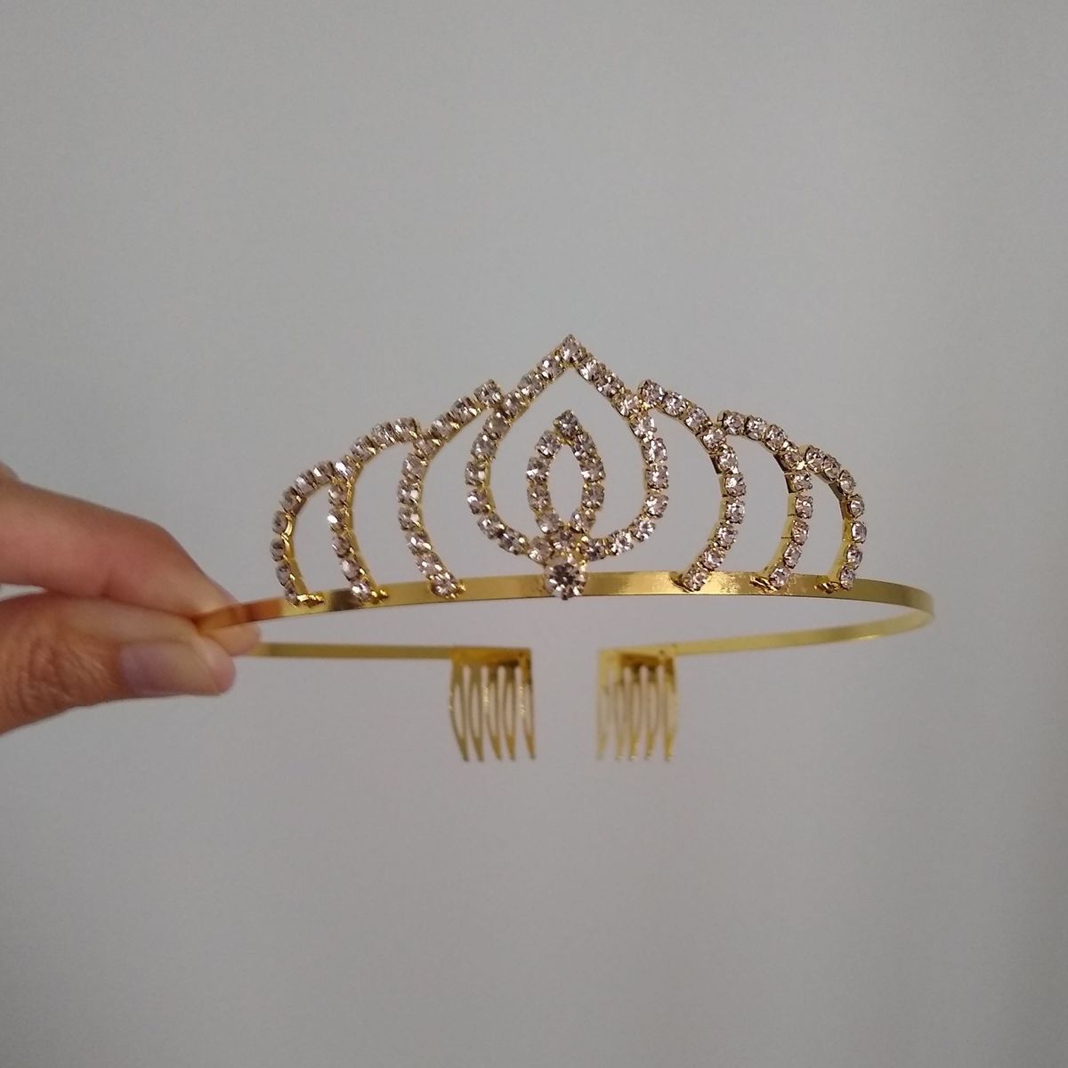 GENERICO - Corona tiara dorada cumpleaños princesa modelo Carolina