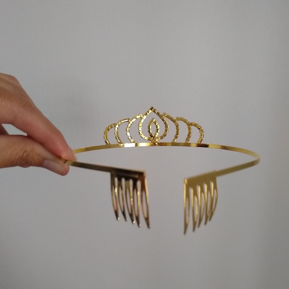 GENERICO - Corona tiara dorada cumpleaños princesa modelo Carolina