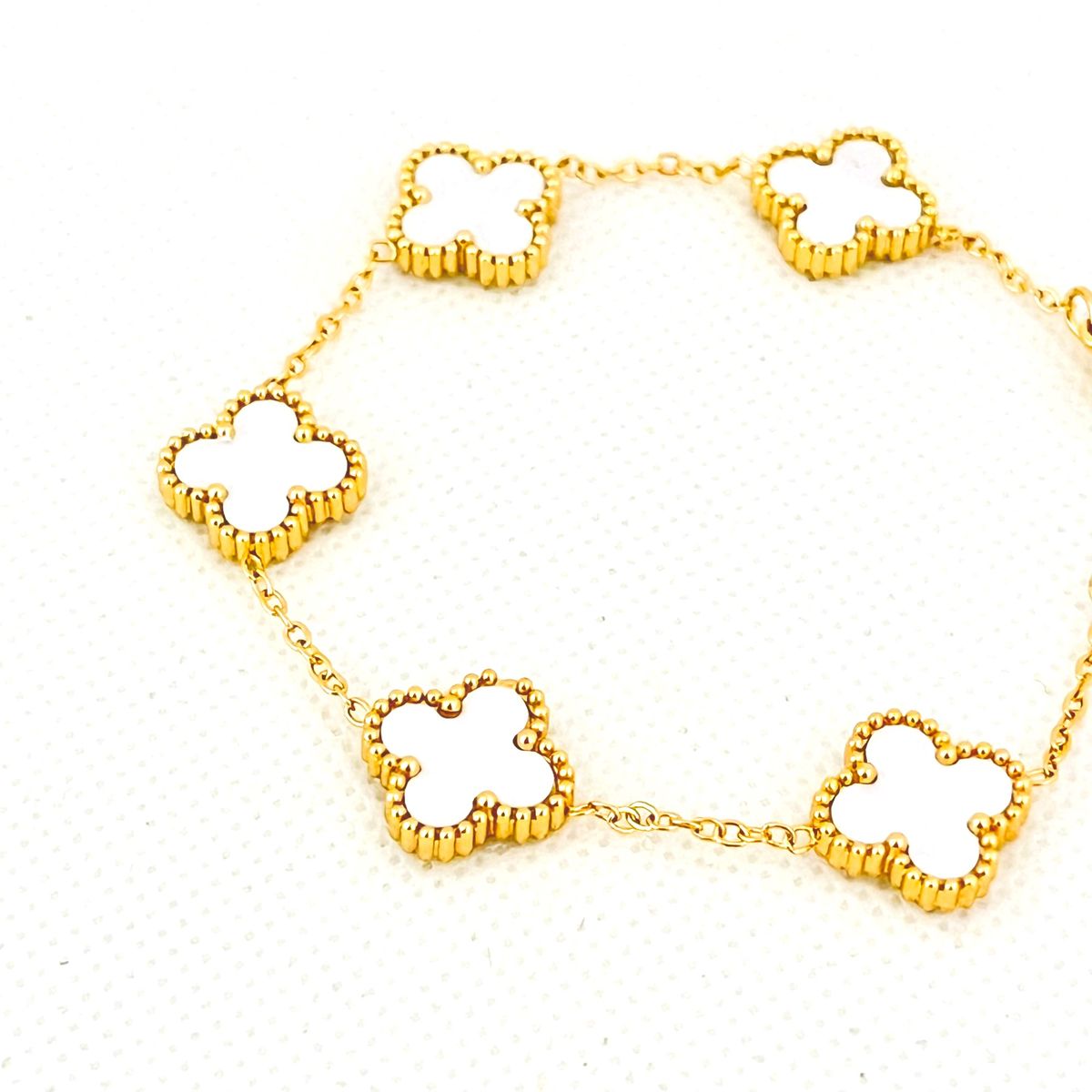 GENERICO - Pulsera de acero trébol nacarado blanco