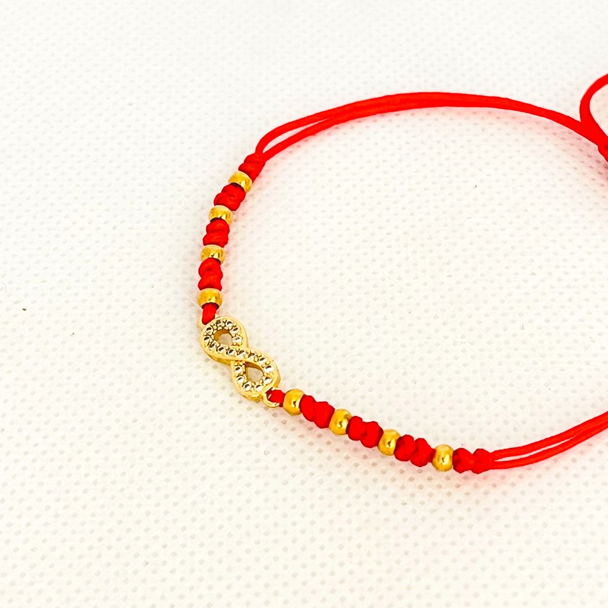 GENERICO - Pulsera hecha a mano con hilo  y acero - Verónica