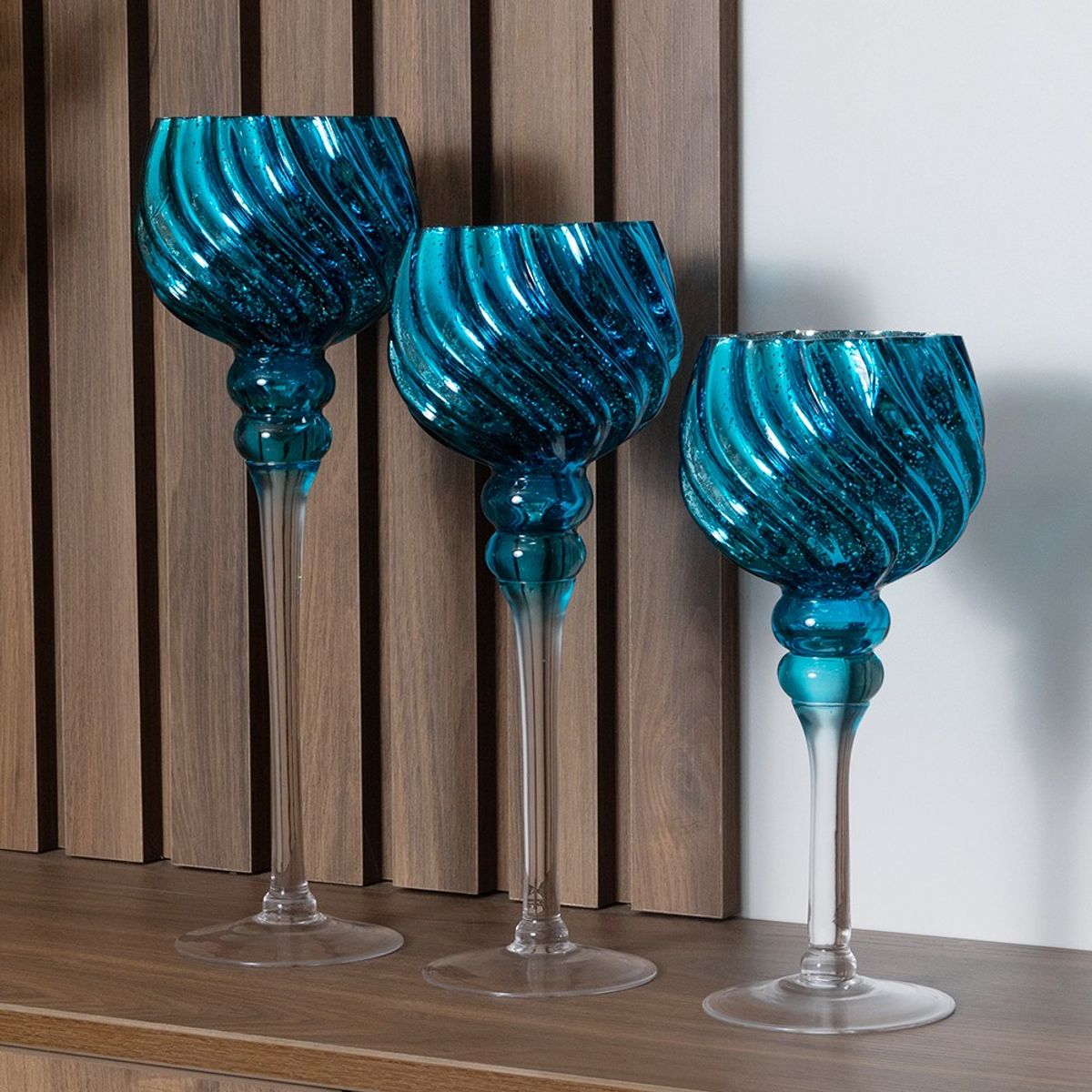 PANADECOR - Set Copa Porta Velas Panadecor Azul Turquesa Con Relieve Espiral 40Cm Vidrio
