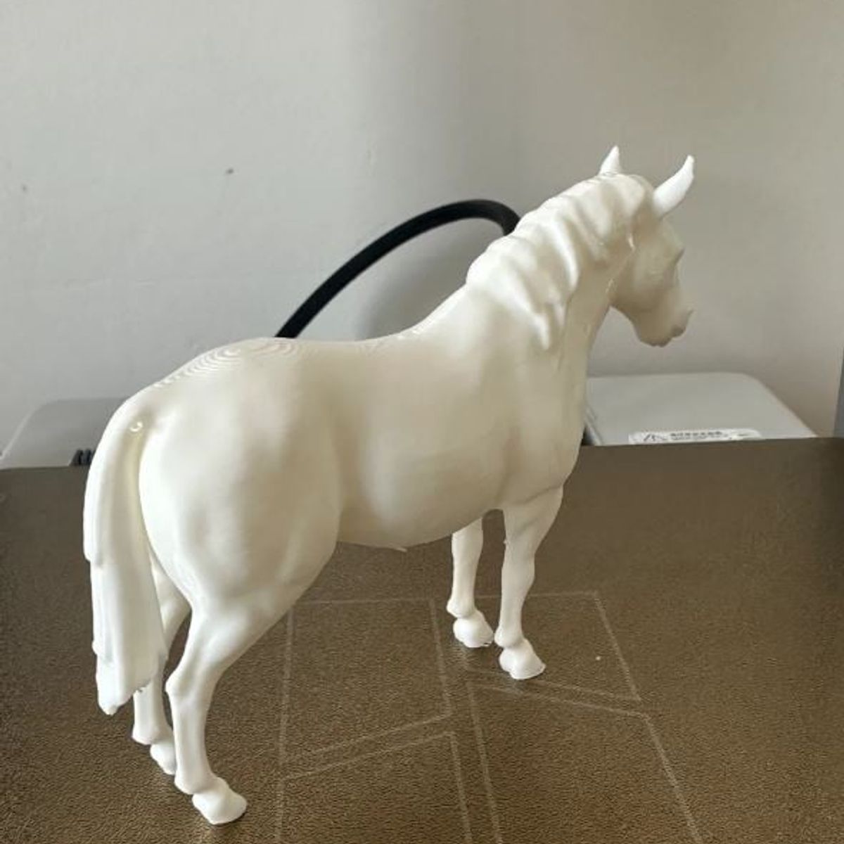 GENERICO - ADORNO EXCLUSIVO CABALLO BLANCO 23cm x 8cm x 32cm