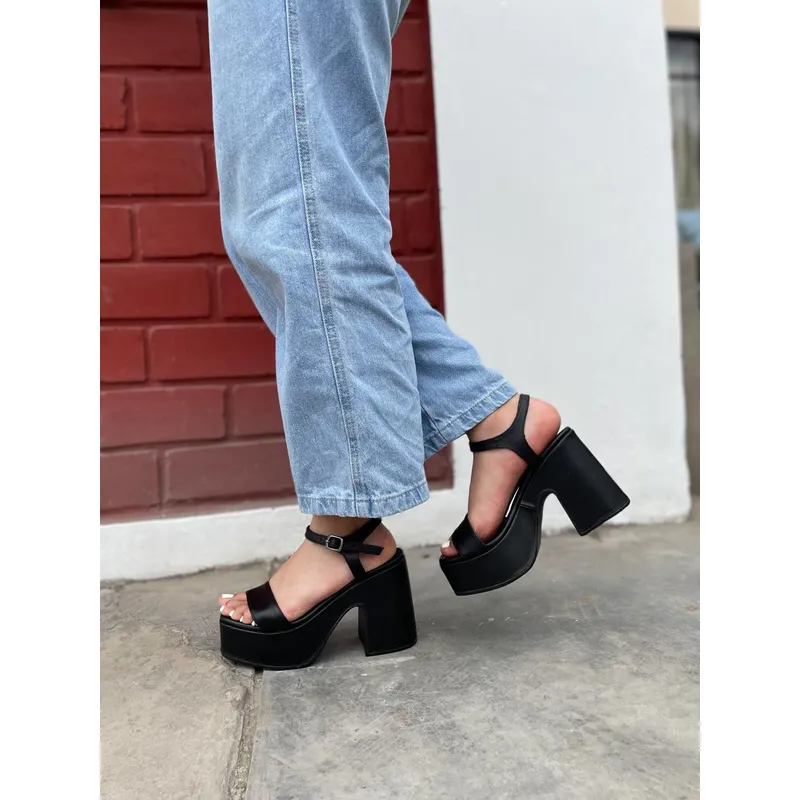 GENERICO - SANDALIAS PLATAFORMA JOSSY NEGRO