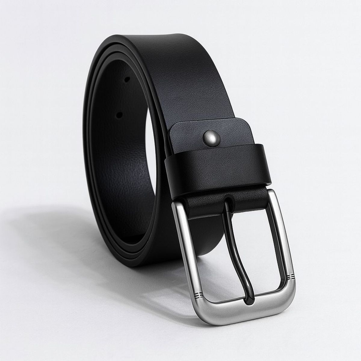 GENERICO - CORREA DE CUERO NEGRO HEBILLA PESADA