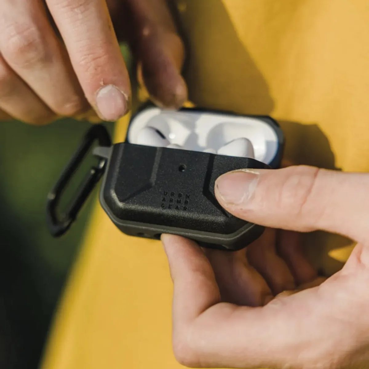 URBAN ARMOR GEAR - Case Premium Negro Uag Civilian AirPods Pro 2