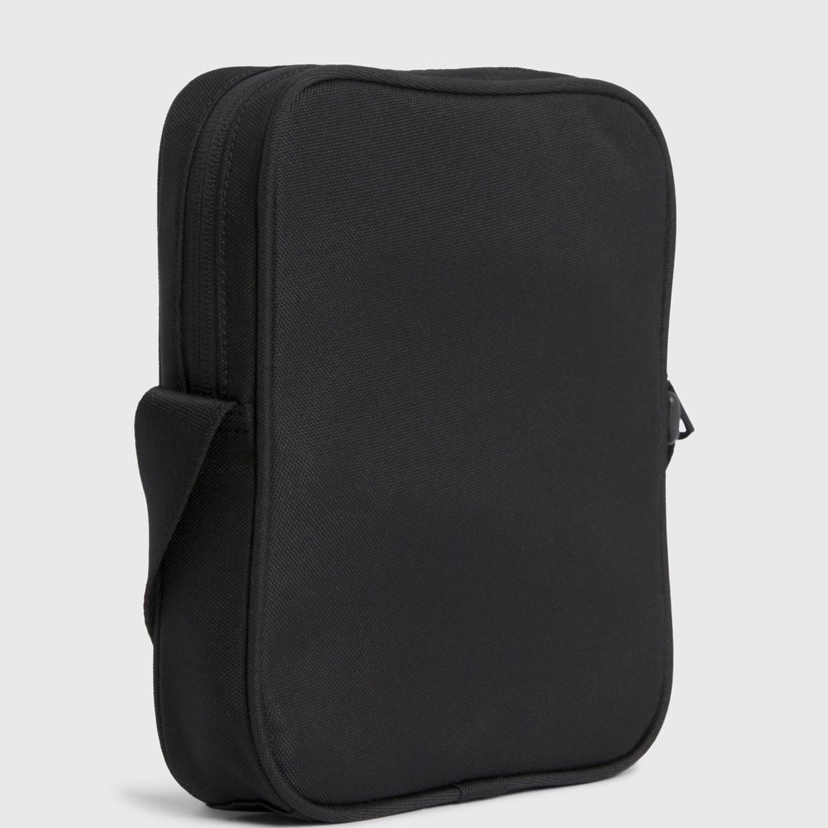 CALVIN KLEIN - MALETIN PARA HOMBRES CK