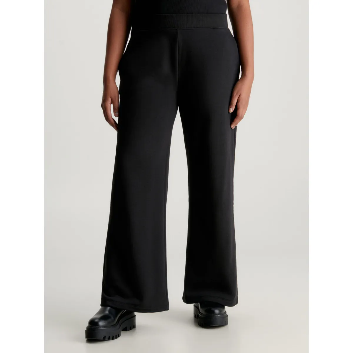 CALVIN KLEIN - PANTALON CK EMBRO BADGE KNIT PANT