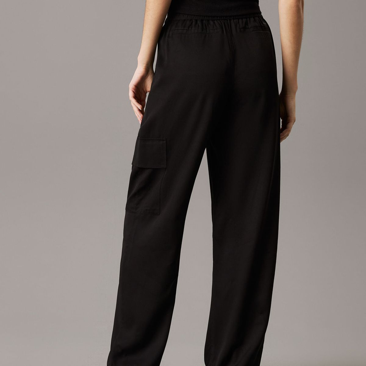 CALVIN KLEIN - PANTALON VISCOSE SATIN UTILITY PANT