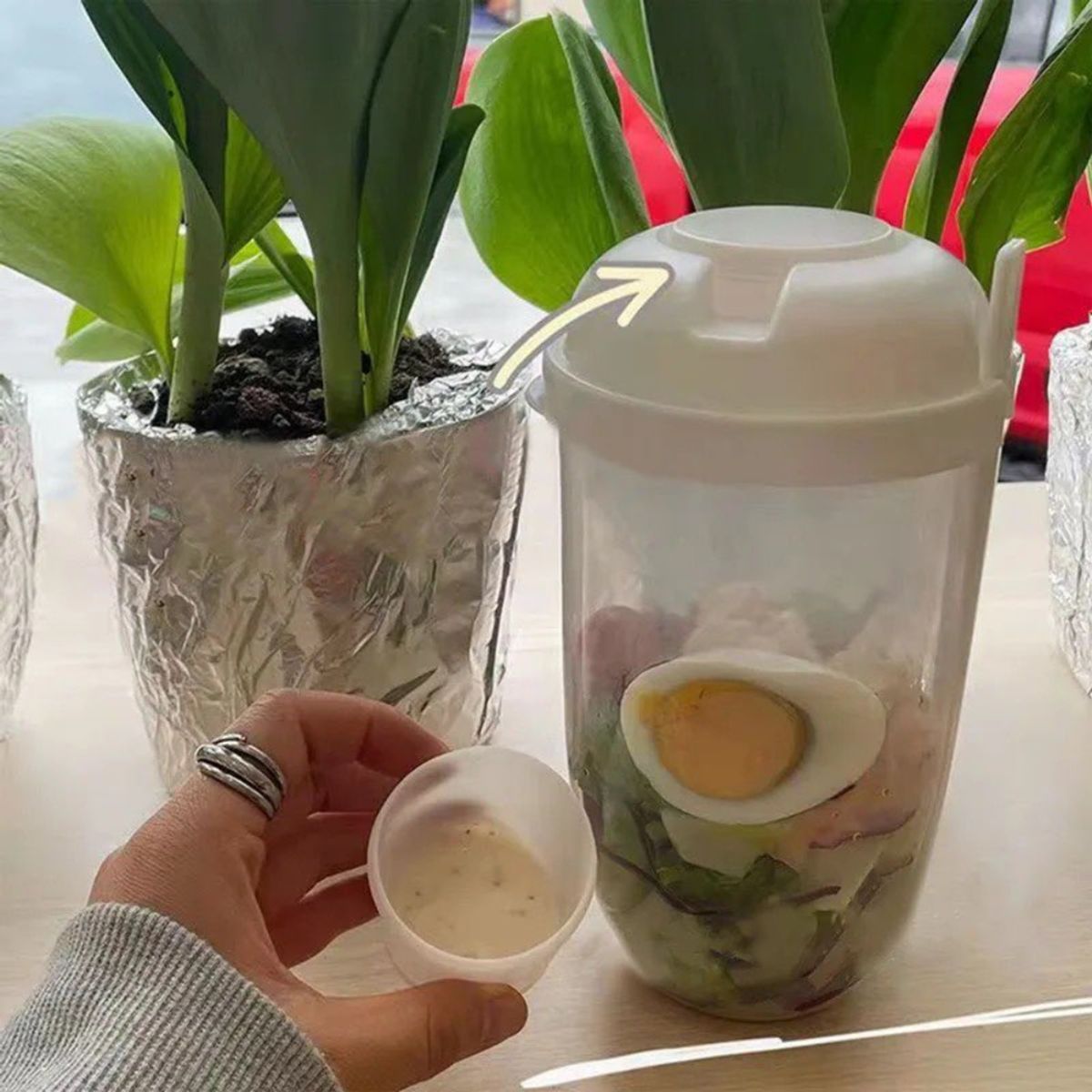 GENERICO - Contenedor para Ensalada con Pote para Aliño y Tenedor