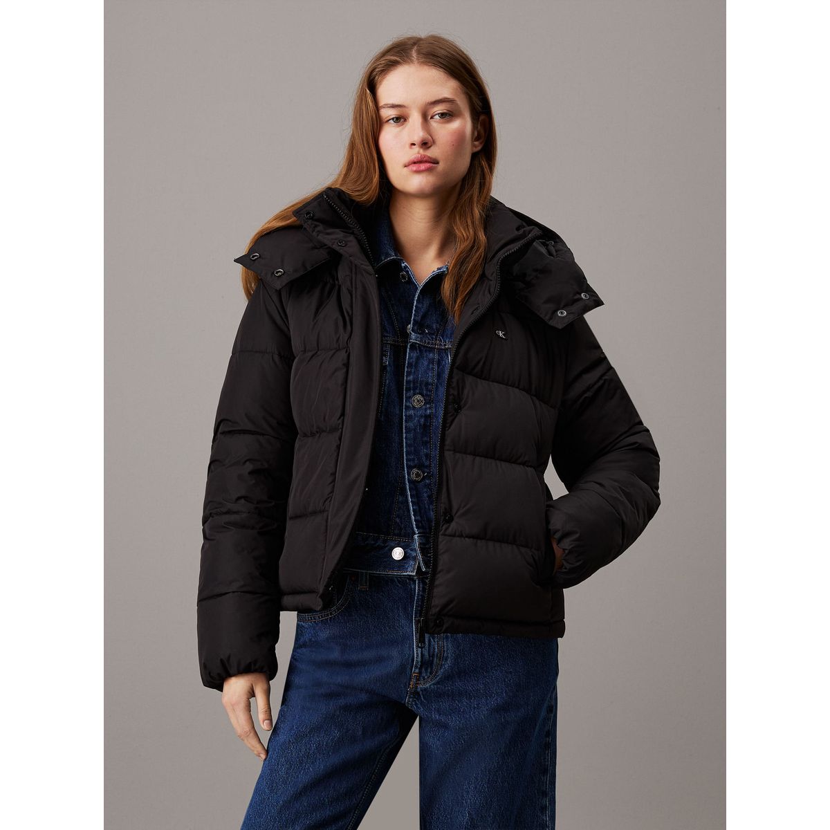 CALVIN KLEIN - CASACA MATTE MONOLOGO ND SHORT PUFFER
