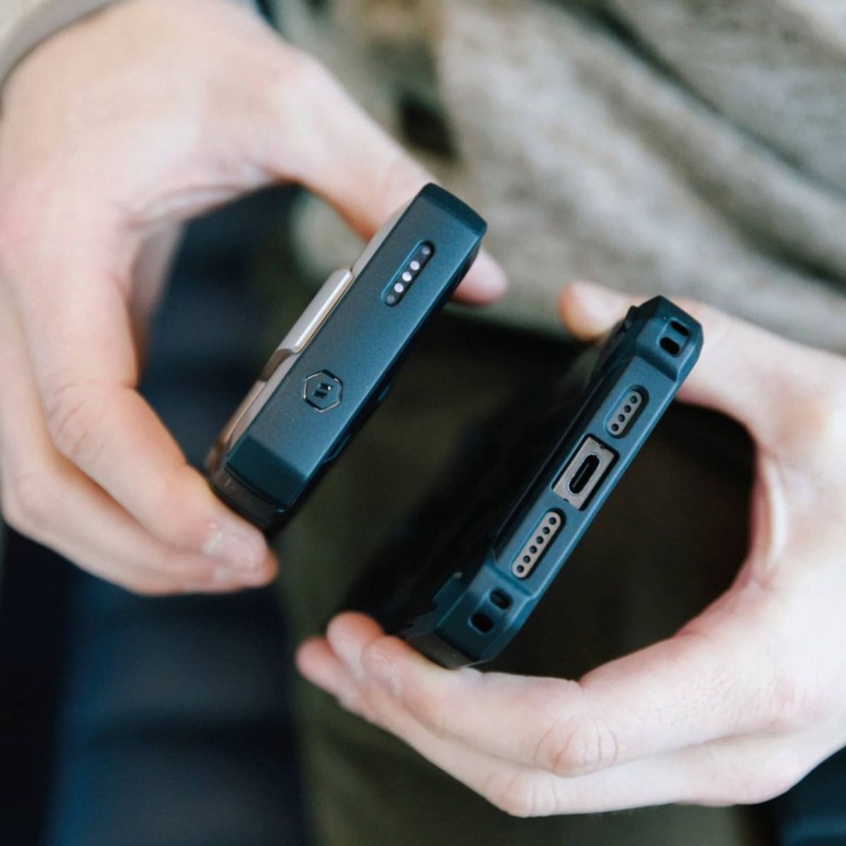 URBAN ARMOR GEAR - Power Bank Uag Rugged Stand Portable 10000 Mah - Anti Golpes