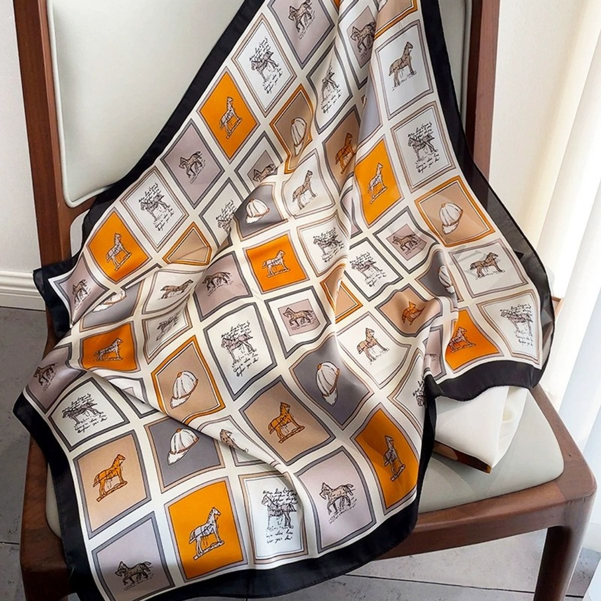 KAST PE - Pañoleta Bandana Pañuelo Azaria Negro de 70x70cm