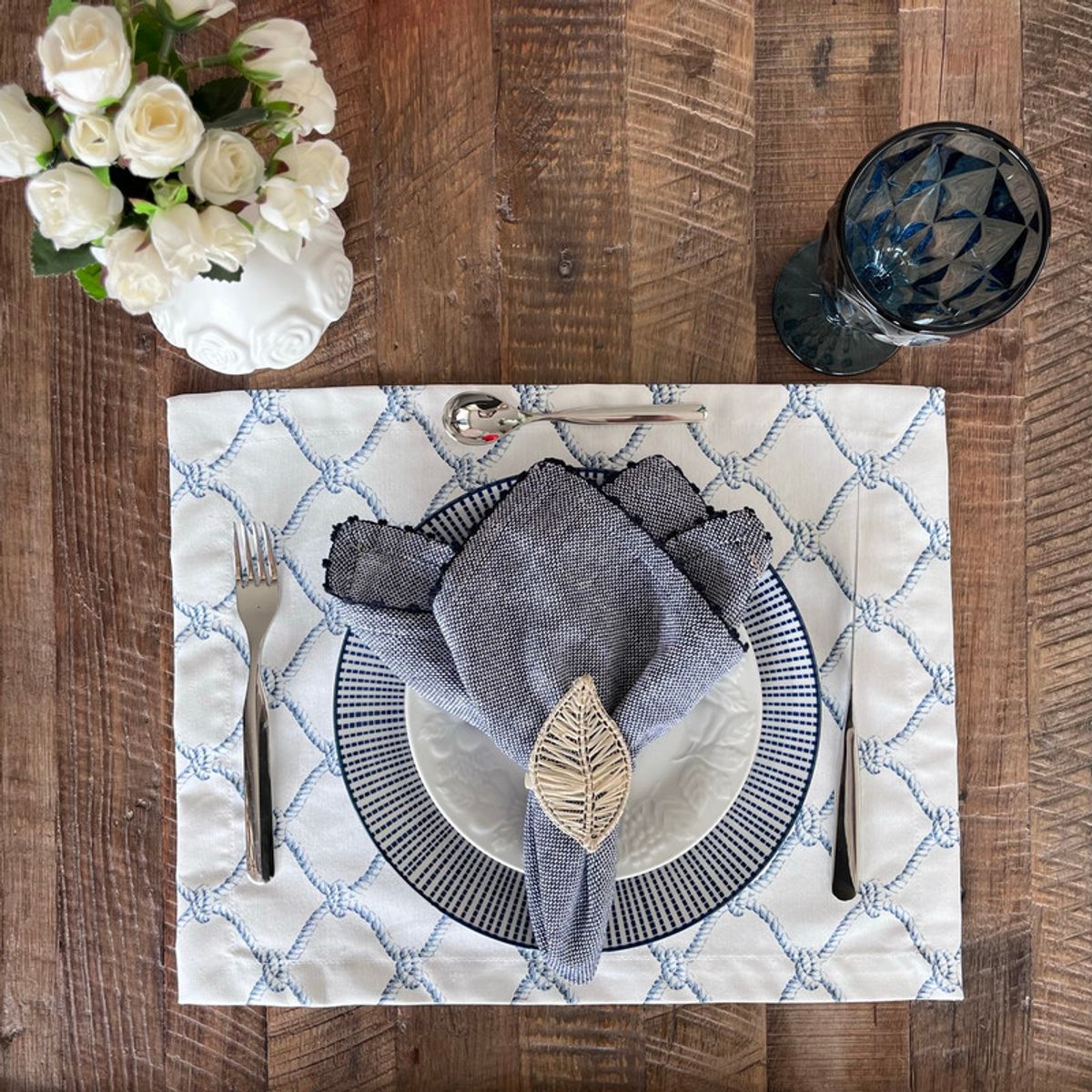 D'MESA - Set 4 servilletas azul marino  con mini pompones