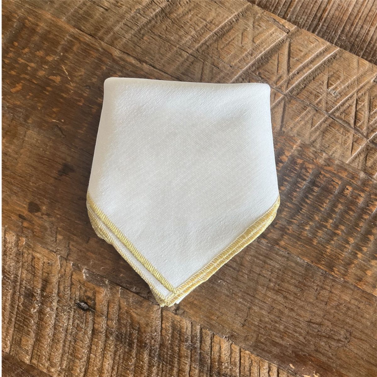 D'MESA - Set 4 servilletas marfil  con borde dorado