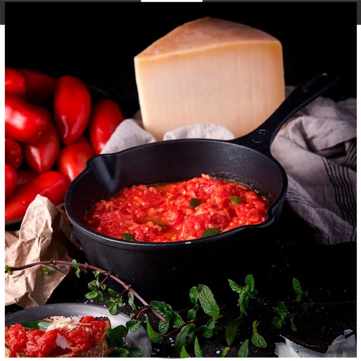 VICTORIA - SARTEN DE HIERRO FUNDIDO 20 CM DIAMETRO PROFUNDO PRECURADO