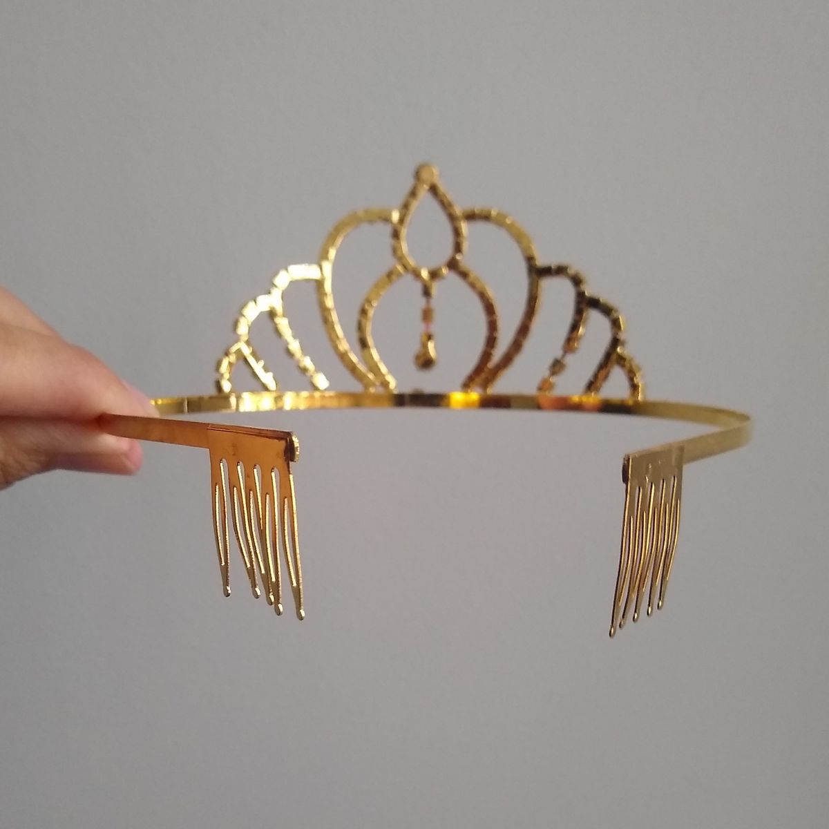 GENERICO - Corona tiara grande dorada cumpleaños princesa Valiente