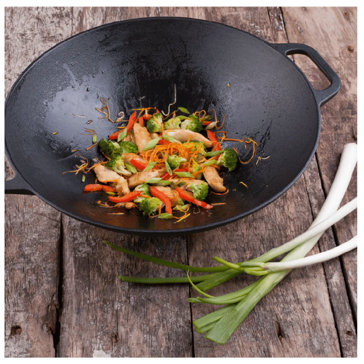 VICTORIA - SARTEN WOK DE HIERRO FUNDIDO DE 35.5 CM ESMALTADO